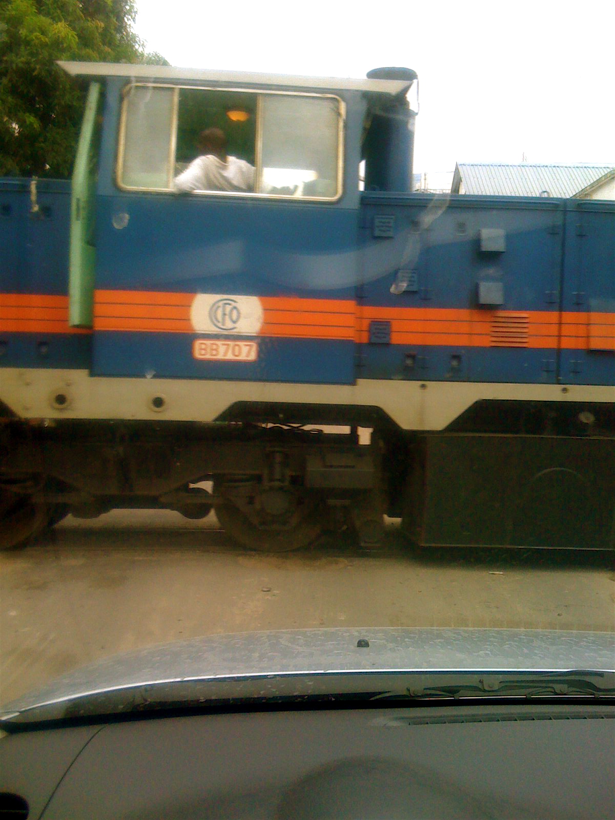 Un train en ville
